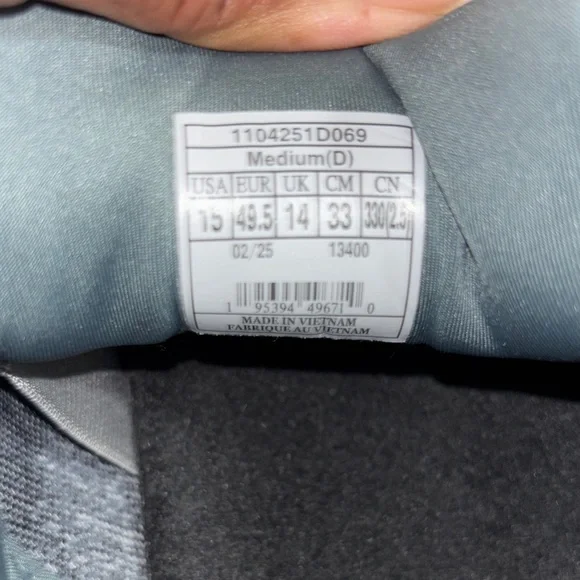 Brooks Beast GTS Light Gray Athletic Shoes - Picture 10 of 10